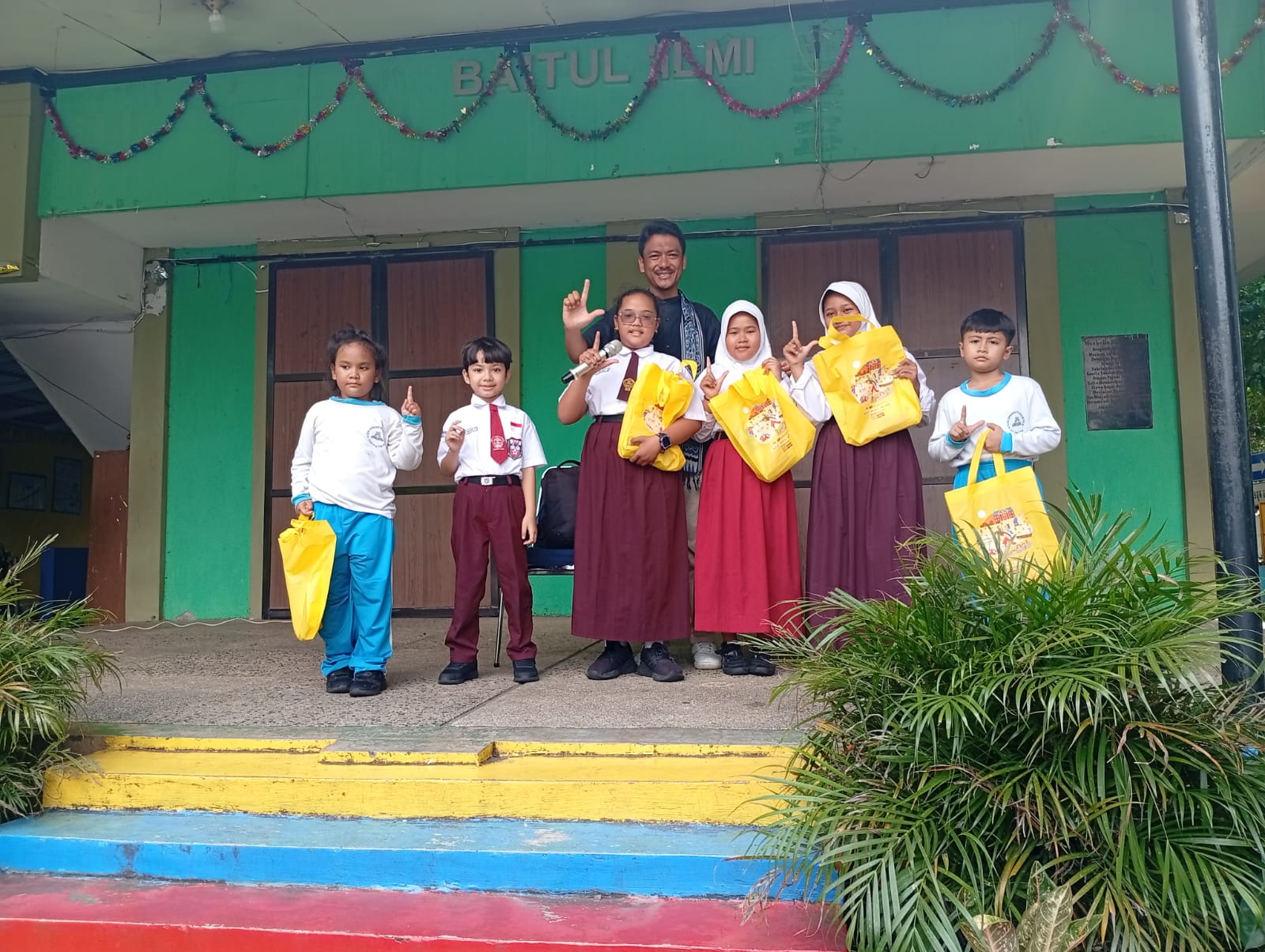 Wisata LiterAsyik Ke SDN Cipinang Muara 05